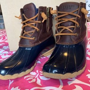 Sperry Saltwater Tan/Navy Duck Boots